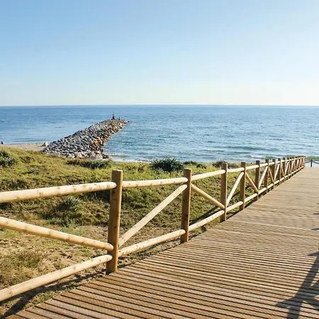 Apartamento Stunning In Chapas With 1 Bedrooms, Wifi And Outdoor Swimming Pool Marbella